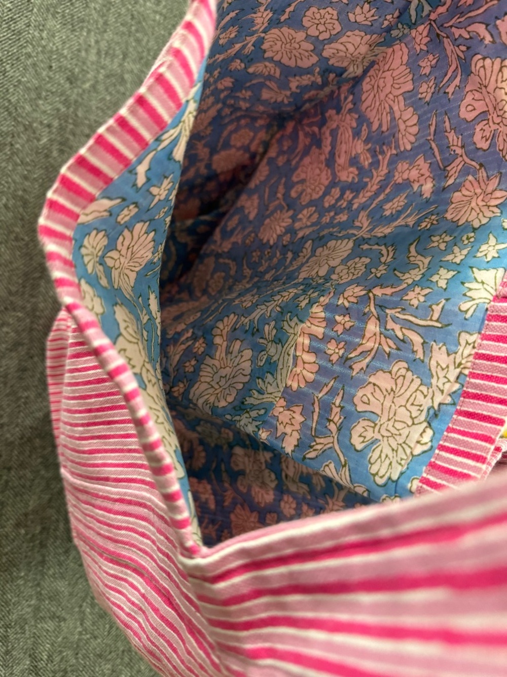 NWT SZ BLOCKPRINTS OVERSIZED COTTON CANVAS TOTE PINK/BLUE - Picture 9 of 13